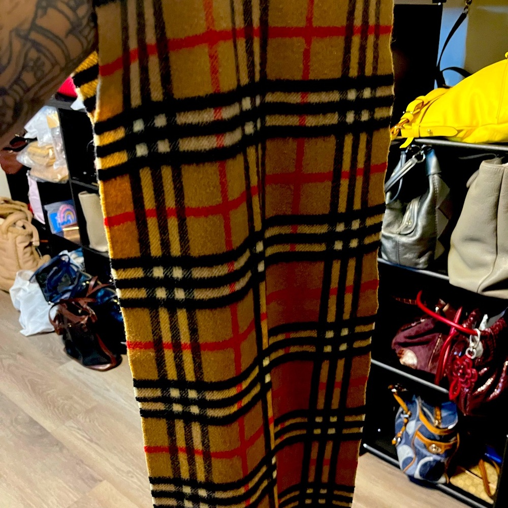 Burberry authentic scarf